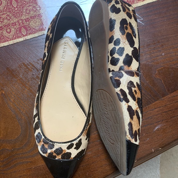 Flats - Picture 2 of 2